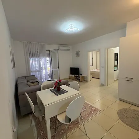 Biki Apartment Golem (Tirana)